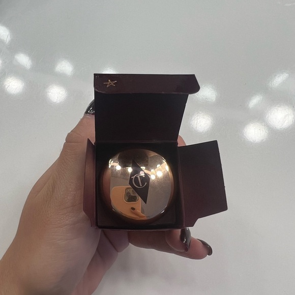 Charlotte tilbury Airbrush flawless finish micro powder - Picture 3 of 4